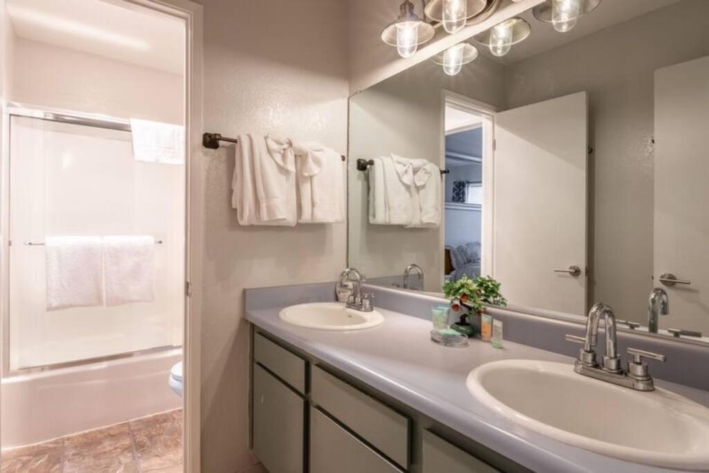 Casa vacanze La Vista Blanc 18 Three Bedroom Loft Two Bathrm Close To Free Town Shuttle Sleeps 10 People